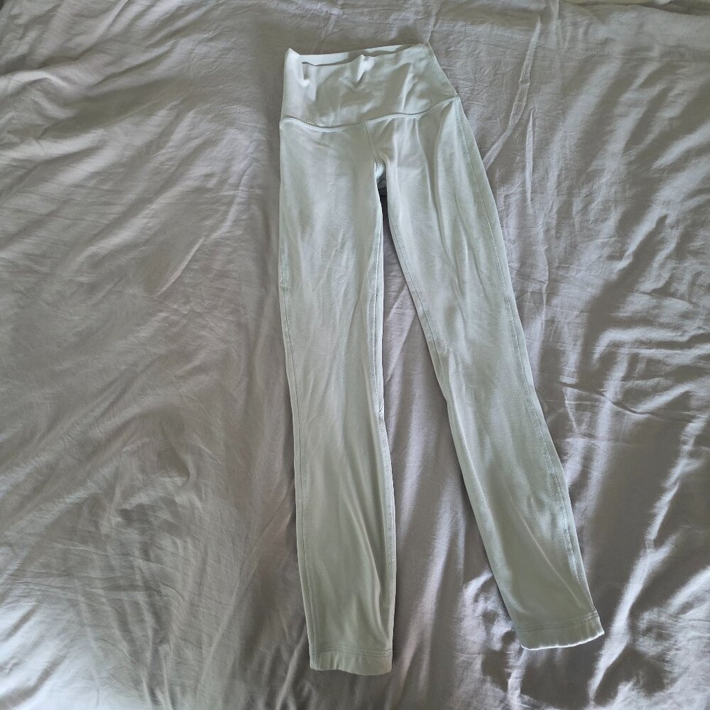 Lululemon leggings really really light blue Size 2